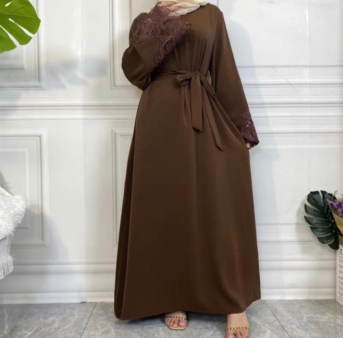 BROWN LACE ABAYA