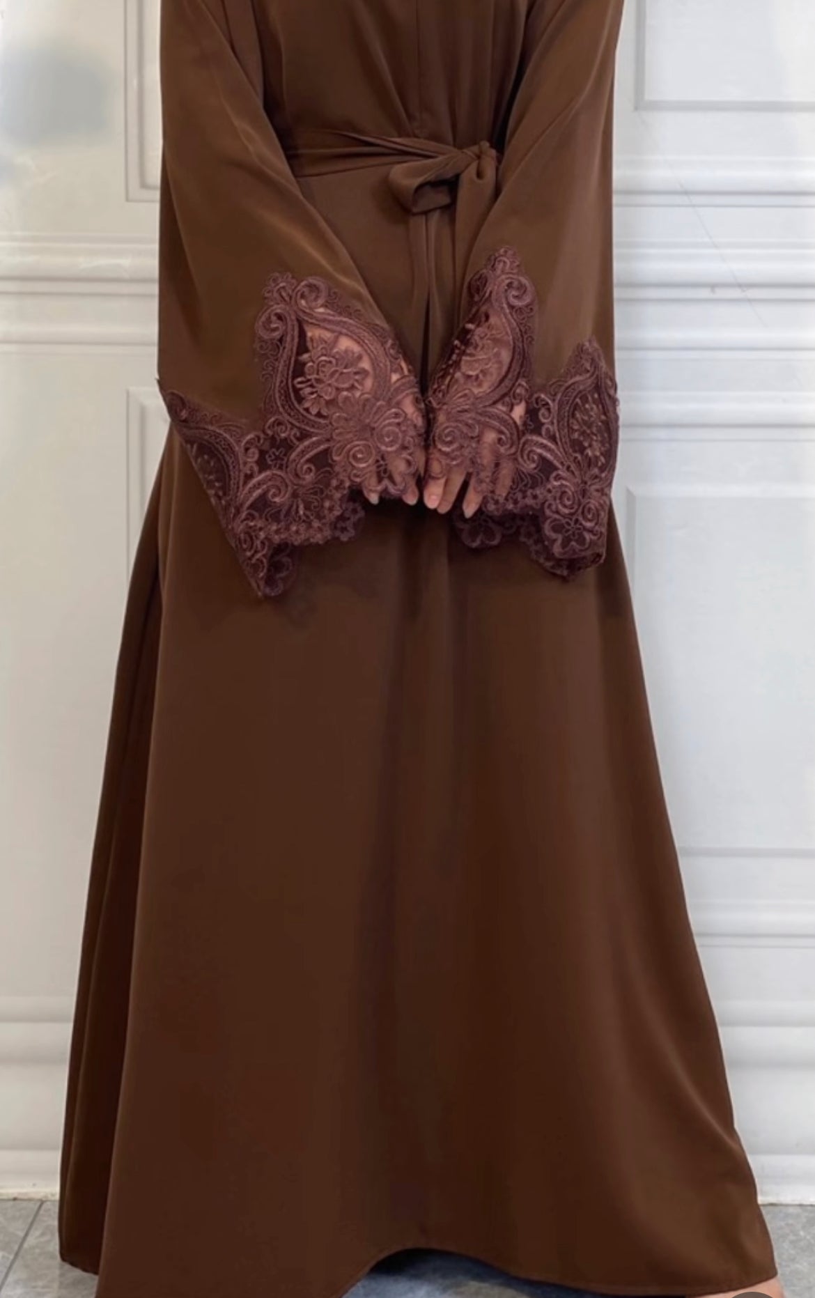BROWN LACE ABAYA