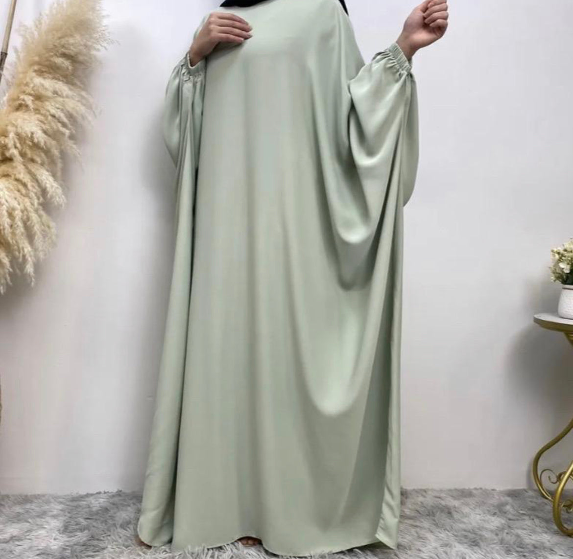 NIDA BATWING ABAYAS