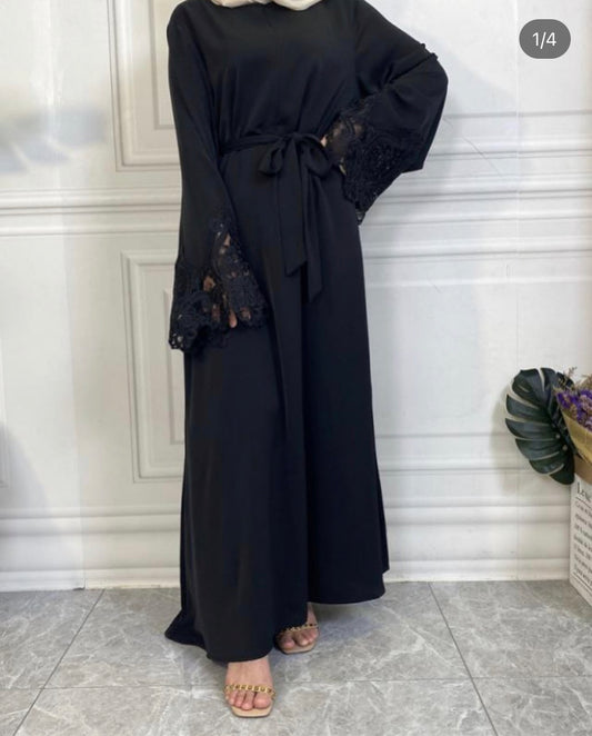 Black Closed Laced Abaya